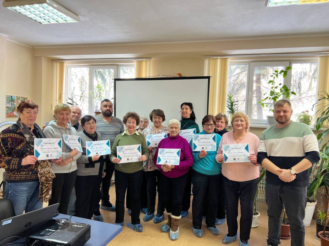 Харків’яни елегантного віку опановують цифровий світ!